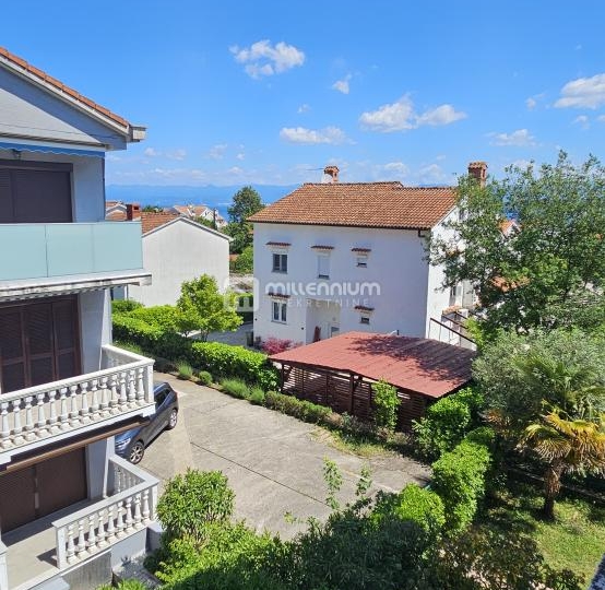 Otok Krk, Malinska, 56.66m2, dvoetažni 2S+DB s balkonom