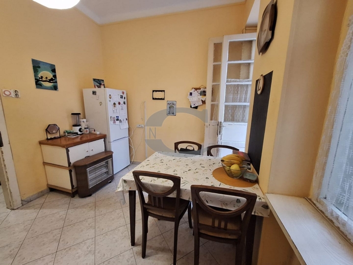 Škurinje, 2S+DB u zgradi, okućnica 100m2 samo u Consensusu!