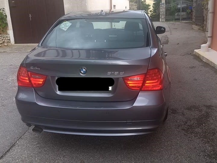BMW 318d automatic, reg. do 08./2026.