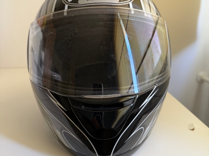 Prodajem kacigu Airoh Helmet