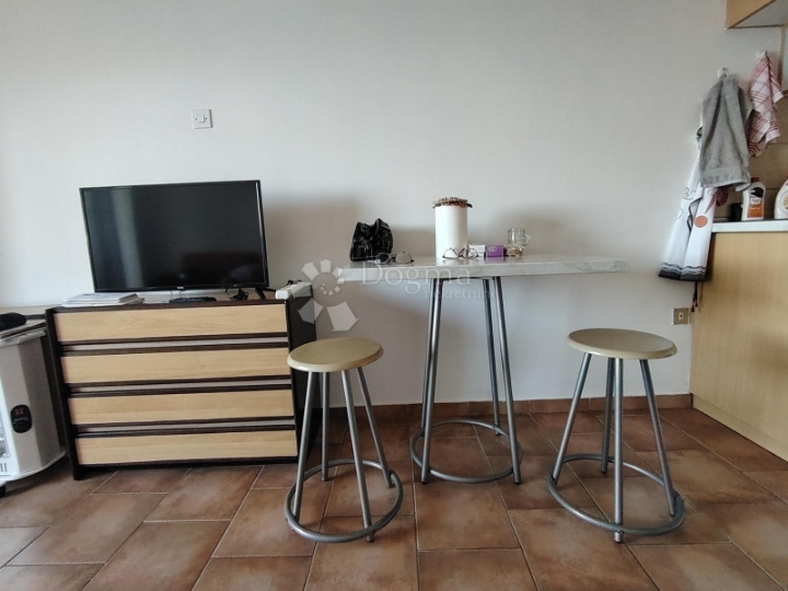 Predivan apartmančić 40m od mora