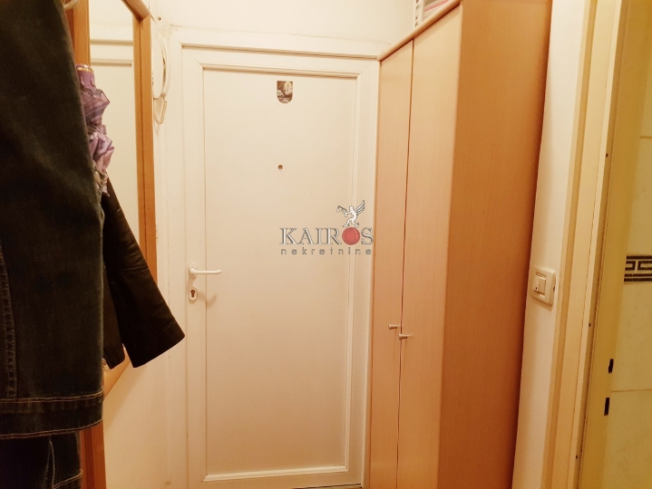 D. Vežica, garsonijera, najam 350€