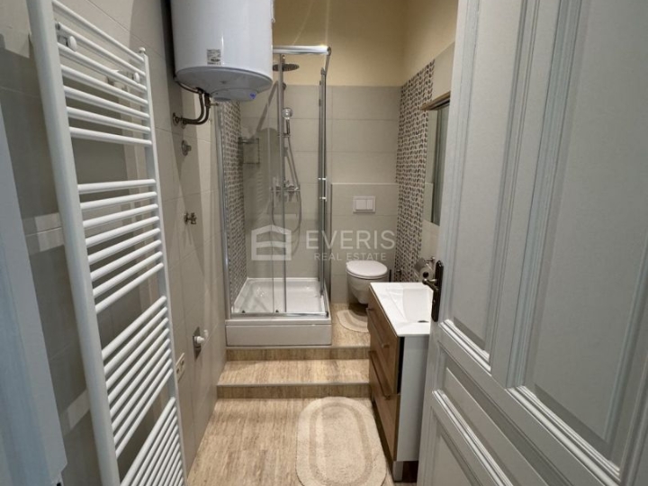 Rijeka, centar, stan 95 m2, natkriveni parking, najam