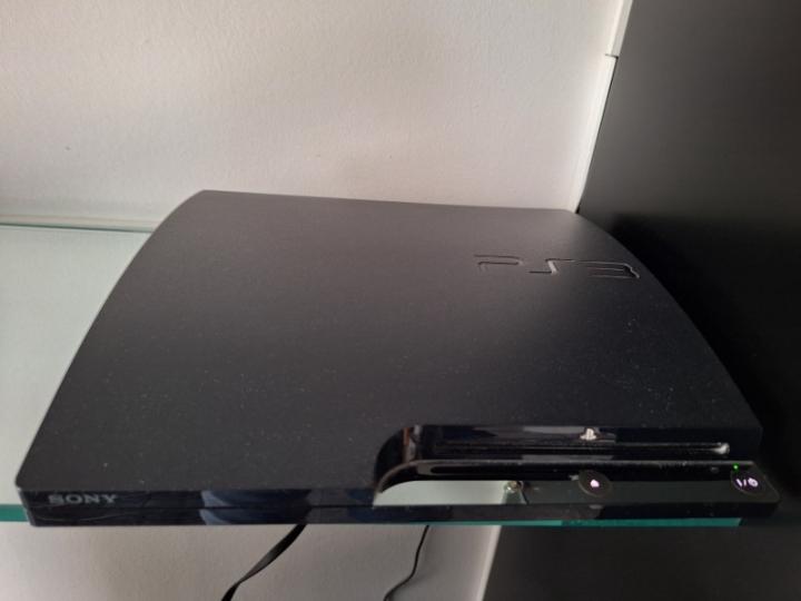 Play Station 3 + igrice/film