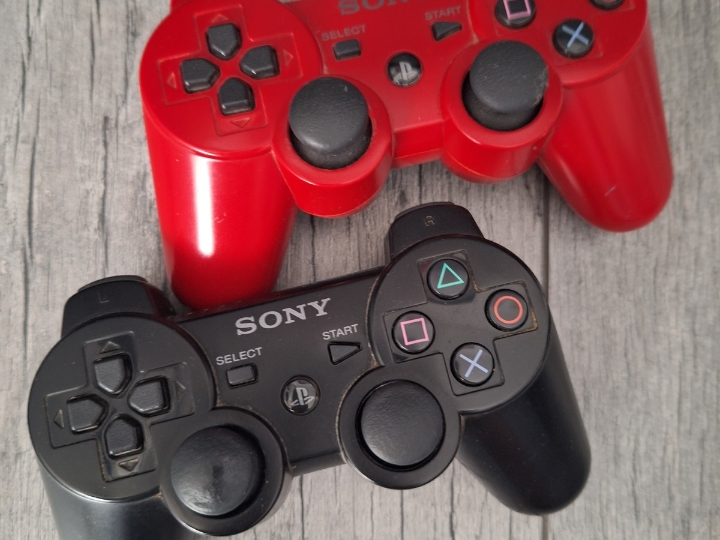 Play Station 3 + igrice/film