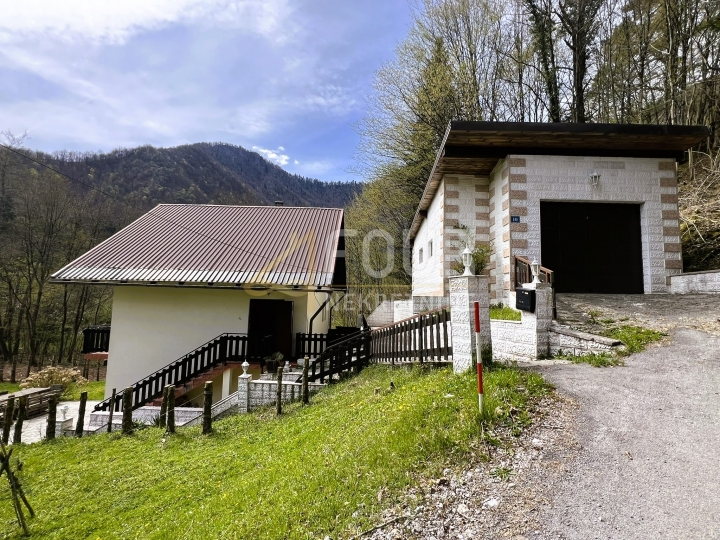 Gorski kotar, Brod na Kupi-okolica, samostojeća kuća
