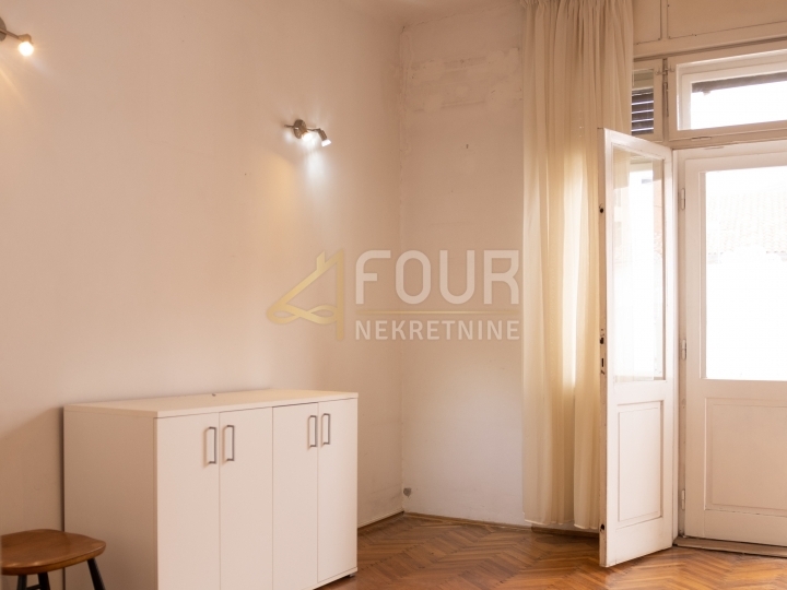 Rijeka, Centar, stan s balkonom na samom Korzu! Samo kod nas!