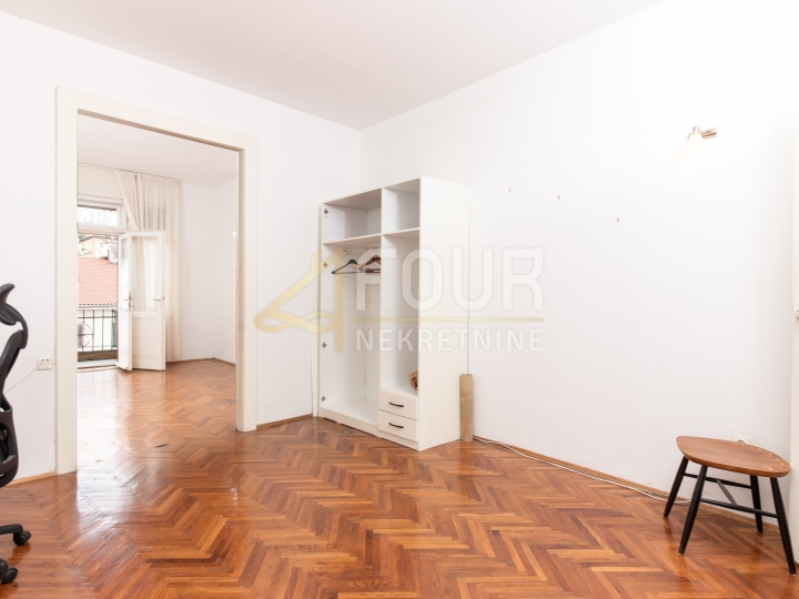 Rijeka, Centar, stan s balkonom na samom Korzu! Samo kod nas!