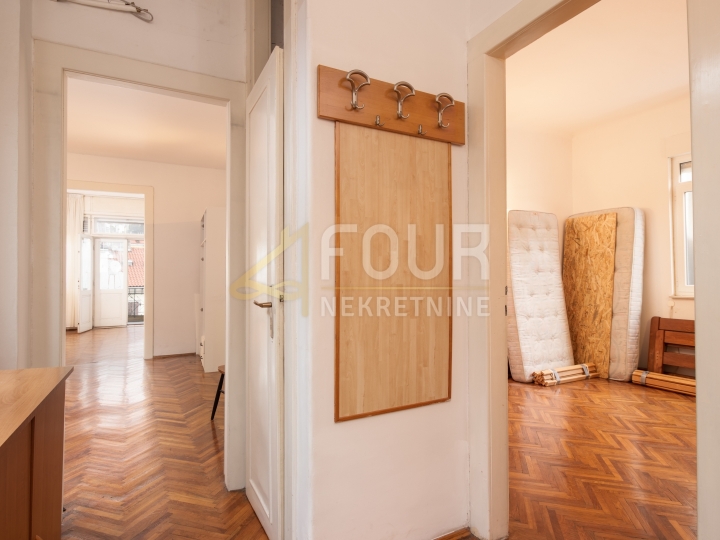 Rijeka, Centar, stan s balkonom na samom Korzu! Samo kod nas!