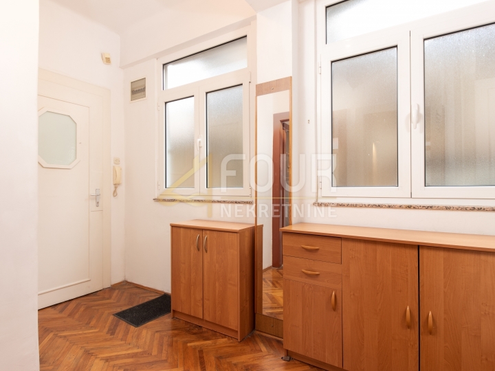 Rijeka, Centar, stan s balkonom na samom Korzu! Samo kod nas!