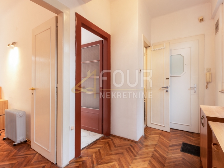 Rijeka, Centar, stan s balkonom na samom Korzu! Samo kod nas!