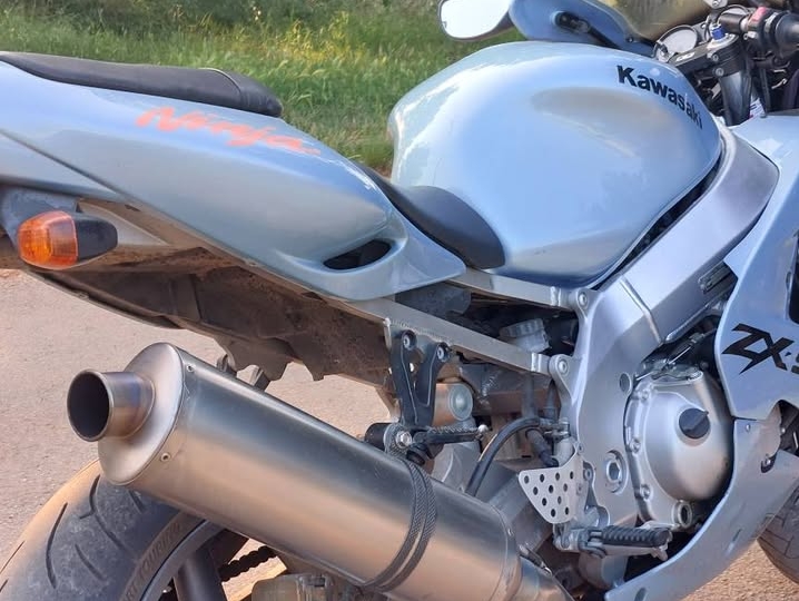 Kawasaki ZX9R ninja