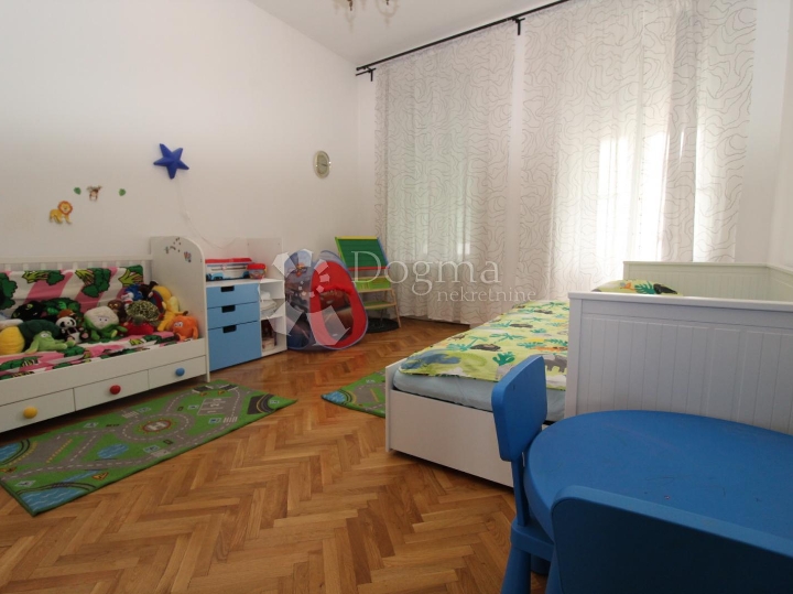 Rijeka, Brajda, stan 132.92 m², 4S kl. sa 3 balkona!