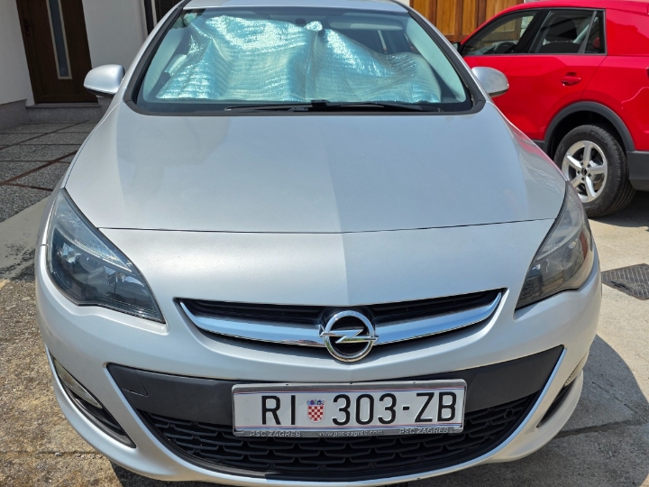 Opel Astra J, 2015. god.