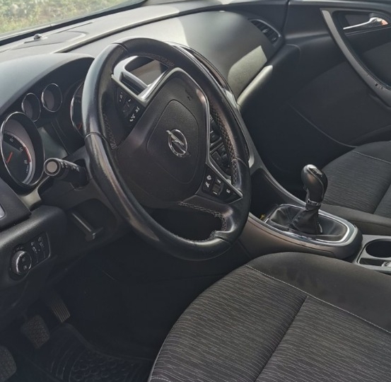 Opel Astra J