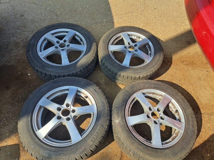 Gume 205 /60R16 92H M+S sa felgama