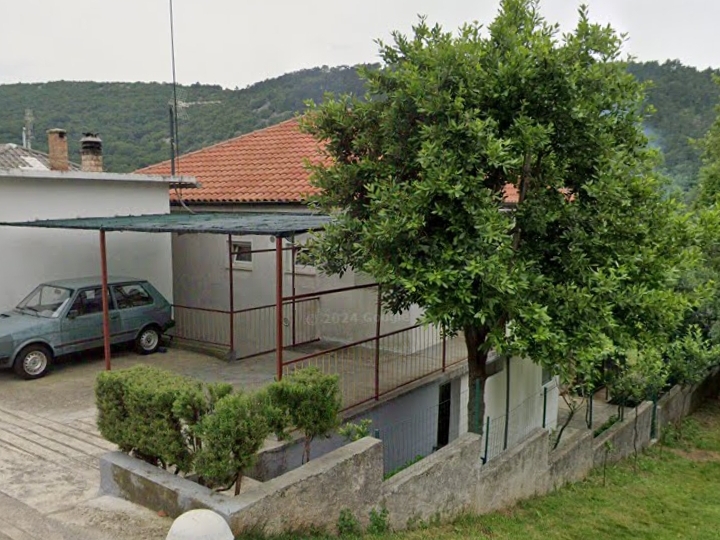 Suvlasništvo 2/5 kuće (60 m2)