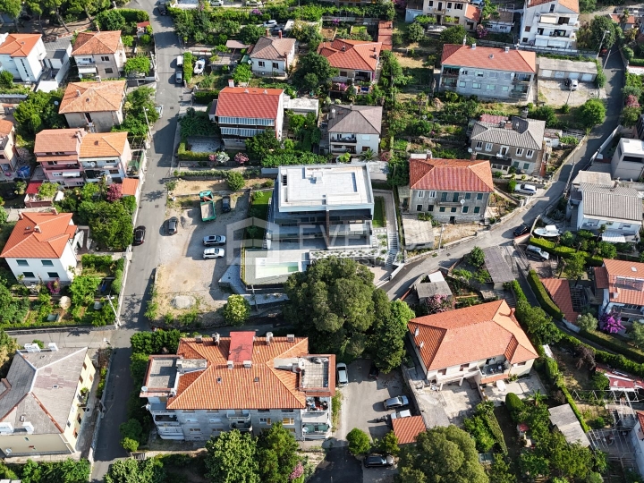 Rijeka, Kantrida, stan 86 m2 u novogradnji, garaža, pogled