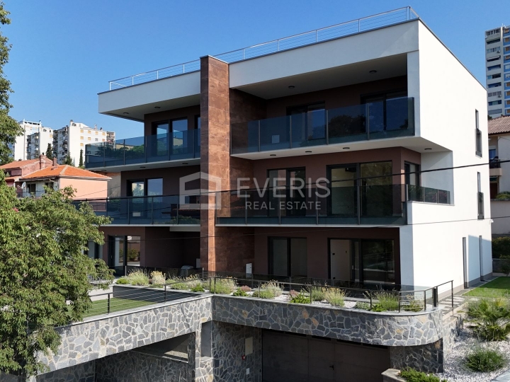 Rijeka, Kantrida, stan 86 m2 u novogradnji, garaža, pogled