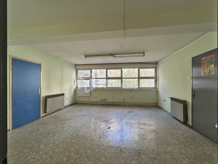 Rijeka, Centar, 1200 m2, parking