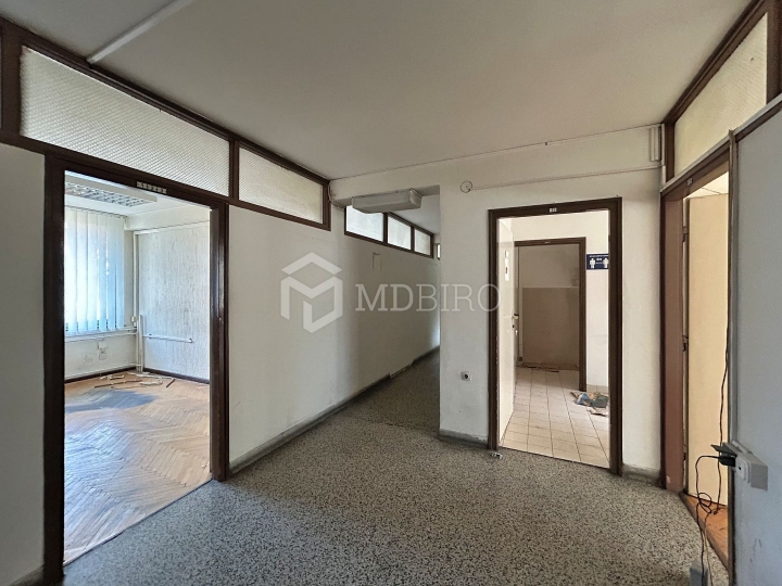 Rijeka, Centar, 1200 m2, parking