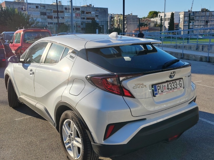 Toyota C-HR, 1.8, automatik, hybrid