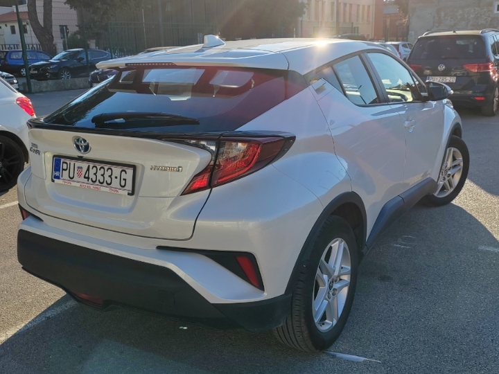 Toyota C-HR, 1.8, automatik, hybrid