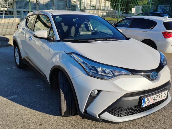 Toyota C-HR, 1.8, automatik, hybrid
