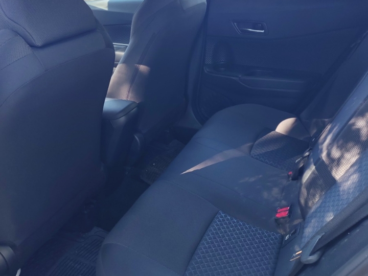 Toyota C-HR, 1.8, automatik, hybrid
