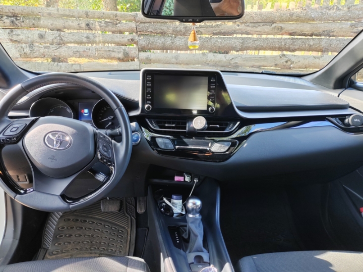 Toyota C-HR, 1.8, automatik, hybrid