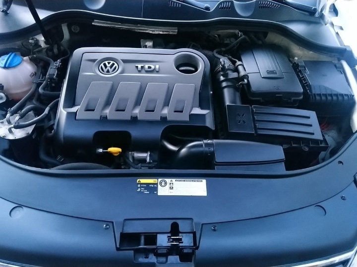 VW Passat B7 2.0 TDI, odličan