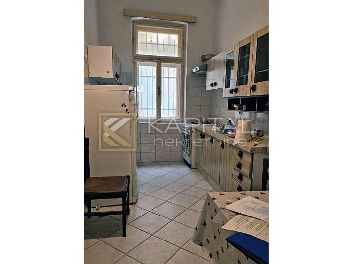 Bulevard - etaža ville, garaža, vrt