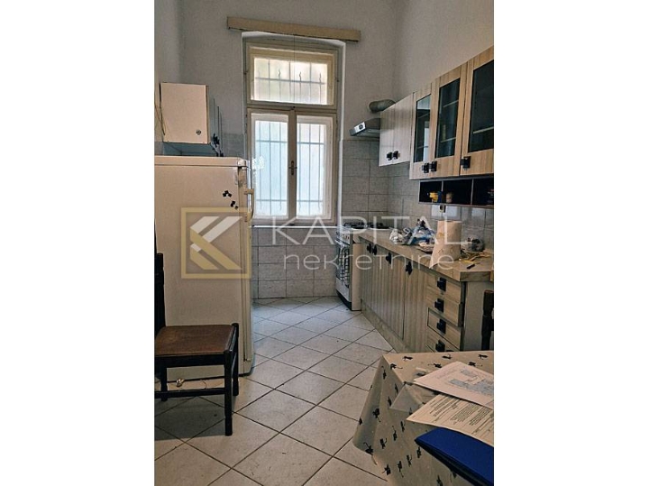 Bulevard, etaža ville s garažom i vrtom