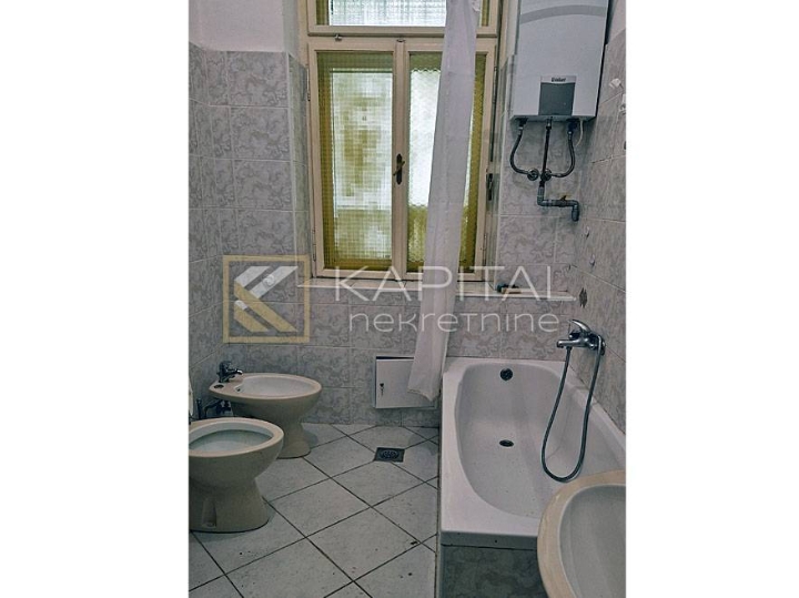 Bulevard, etaža ville s garažom i vrtom