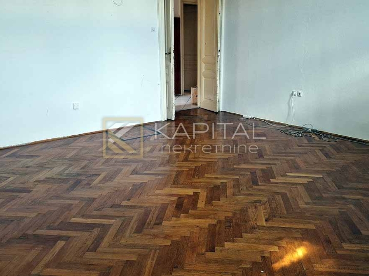 Bulevard, etaža ville s garažom i vrtom