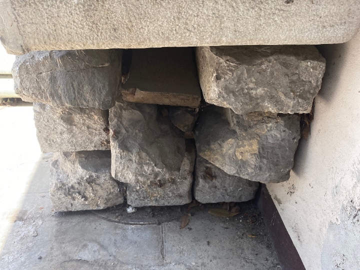 Stari klesani lavandin