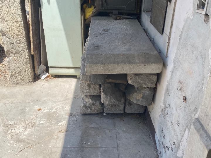 Stari klesani lavandin