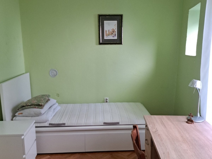 Centar najam za 2-3 studenta bez agencija.