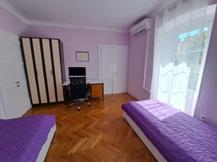 Centar najam za 2-3 studenta bez agencija.