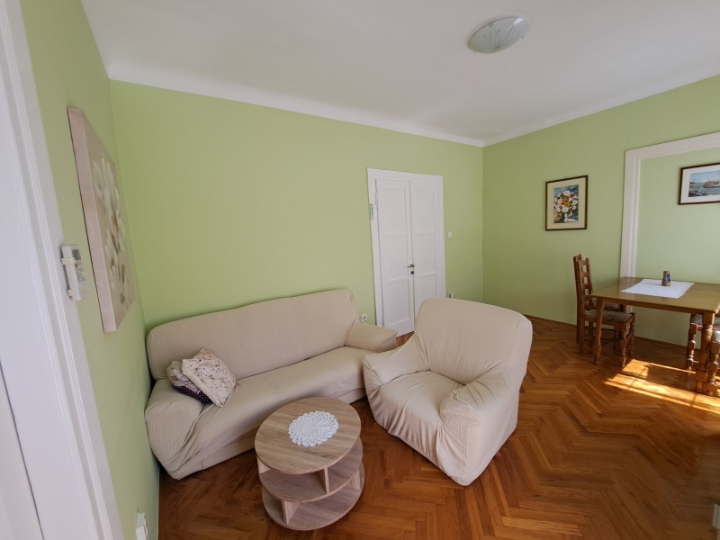 Centar najam za 2-3 studenta bez agencija.