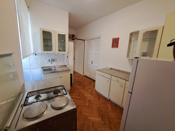 Centar najam za 2-3 studenta bez agencija.