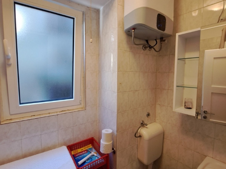 Centar najam za 2-3 studenta bez agencija.