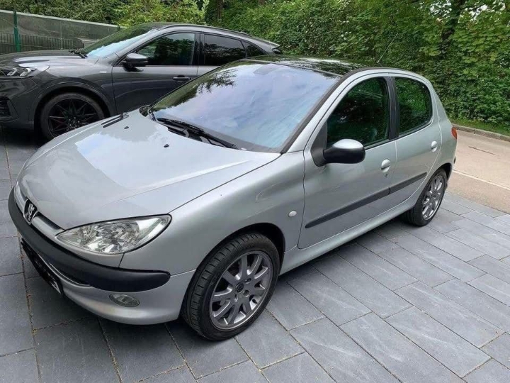 Auto hitno na prodaju