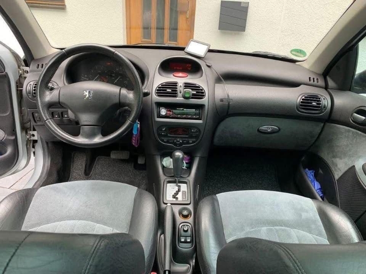 Auto hitno na prodaju
