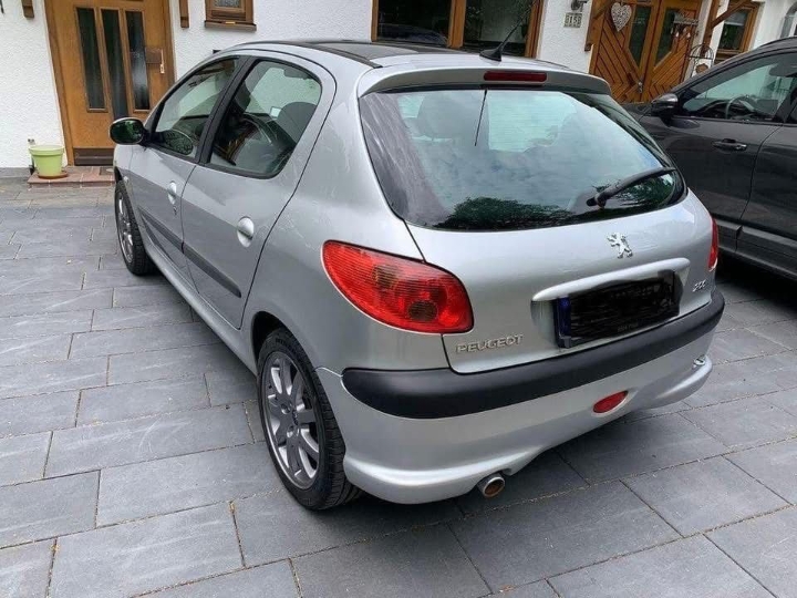 Auto hitno na prodaju