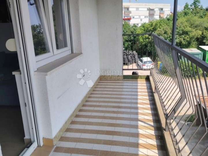 Srdoči - stan s velikim vrtom - top cijena