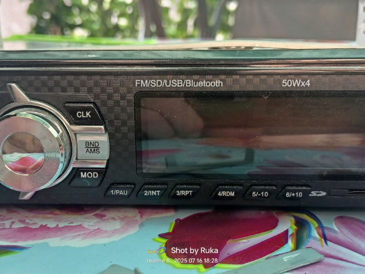Auto radio poklanjam