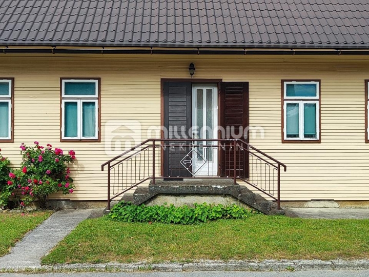 Ravna Gora, 252m2, samostojeća kuća, okućnica 371m2