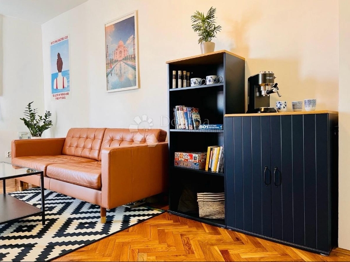 Sniženo! Prekrasan stan na 2. katu, odlična lokacija, Rovinj