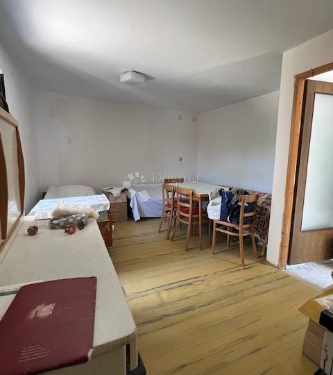 Punat, kuća blizu mora